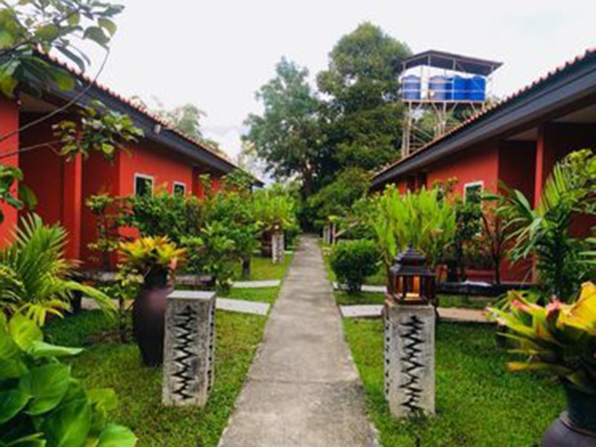 Mai Morn Resort Sha Plus Phuket Exterior foto